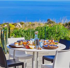 2 bedroom villa with infinity pool near Scopollo, sleeps 4